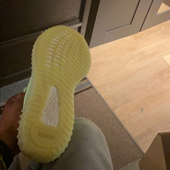 Yeezy 350 v2 gid green glow in the dark - Picture 2 of 4